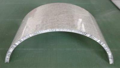 單面氟碳噴涂單曲板（2.5mm）